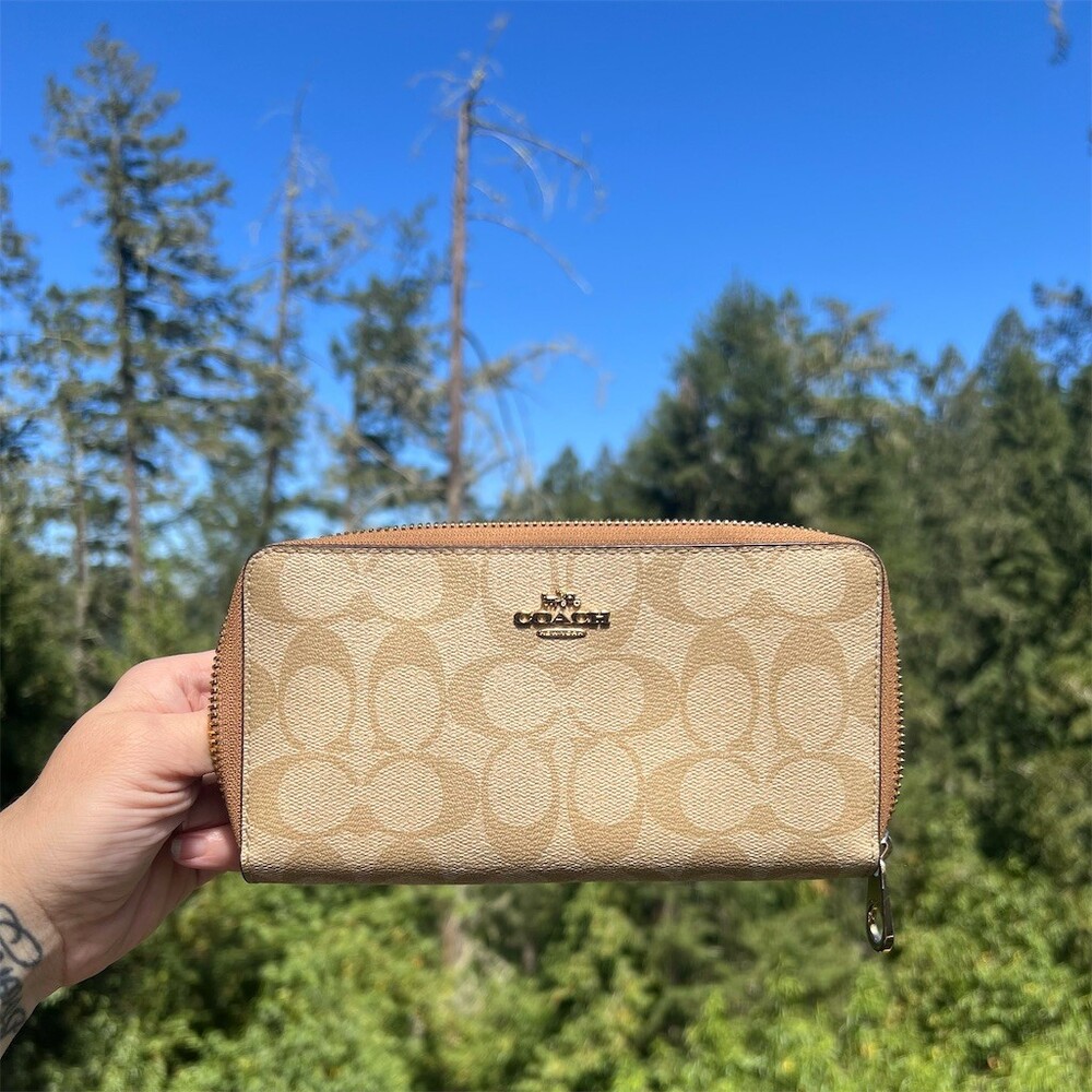 COACH Long Zip-Around Wallet Khaki/Tan Signature Canvas Gold Hardware AUTHENTC